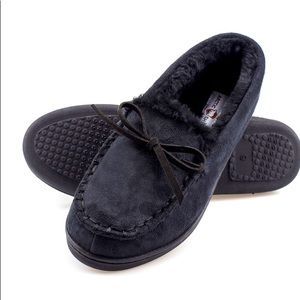 Arctic Shield Women’s Black Moccasins